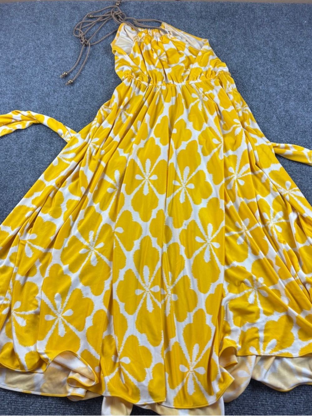 DIANE VON FURSTENBERG Women’s DVF Naro Silk blend Yellow floral halter Dress - 4 - Picture 2 of 11